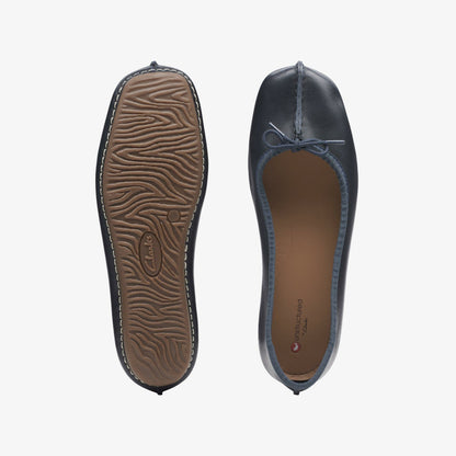 Freckle Ice Navy Leather | Clarks For Sale