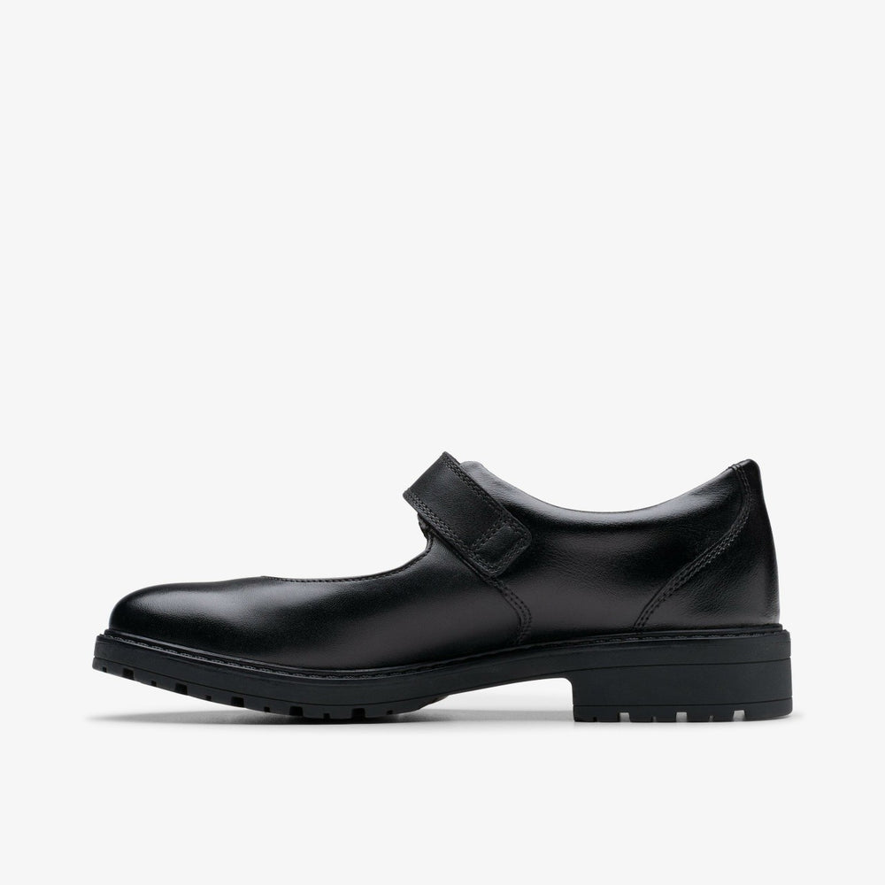 Loxham Walk Youth Black Leather | Clarks Onsale