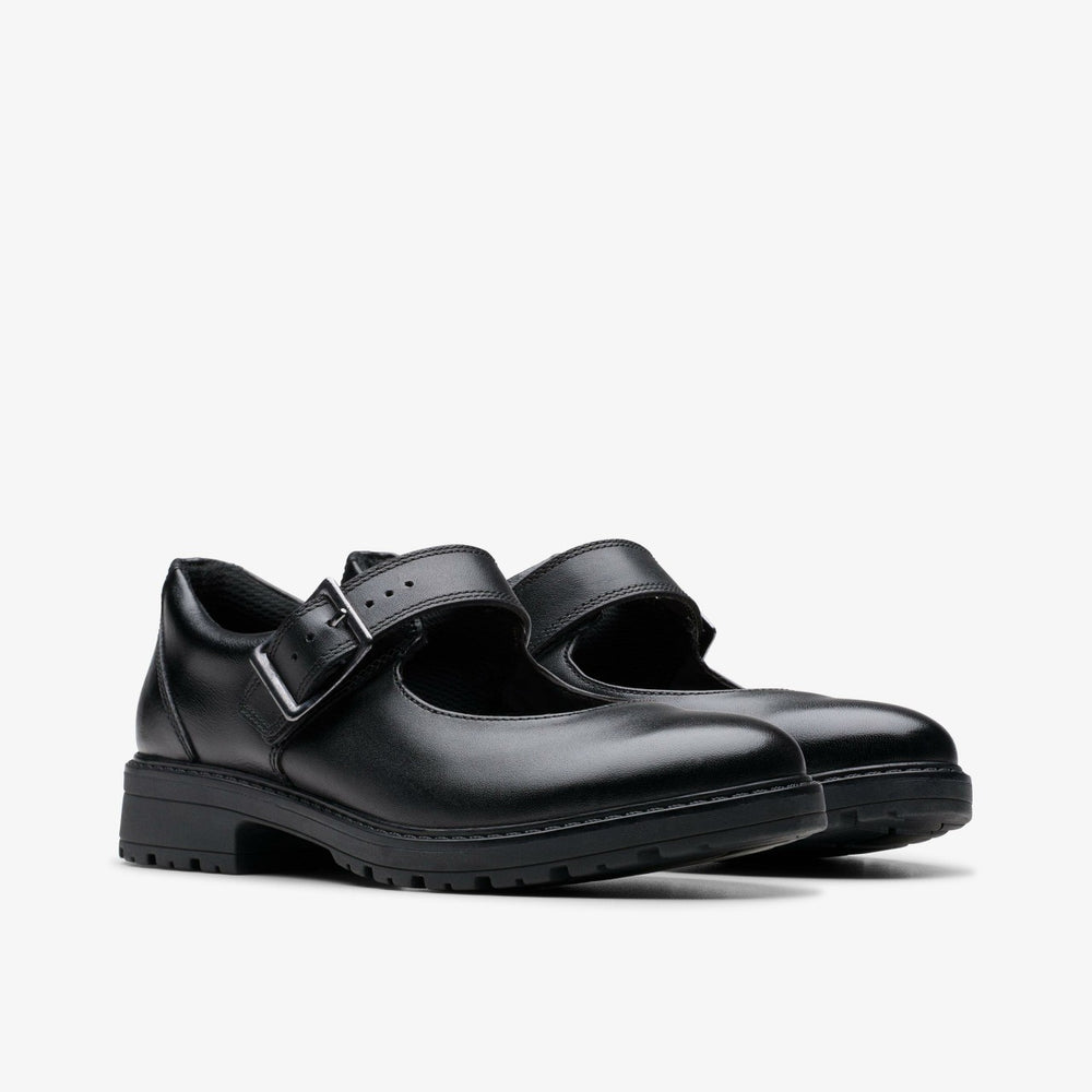 Loxham Walk Youth Black Leather | Clarks Onsale