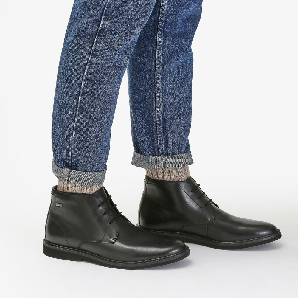 Atticus LT Hi GORE-TEX Black Leather | Clarks Sale