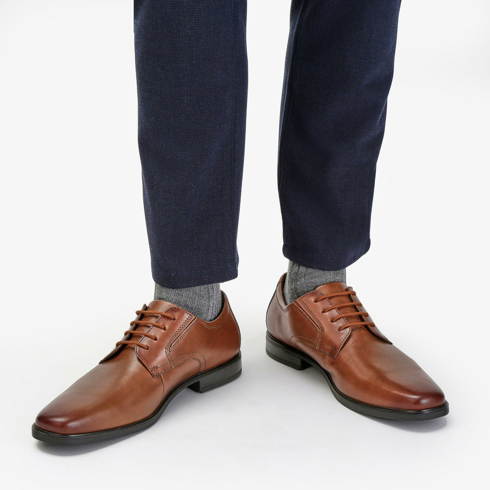 Howard Walk Dark Tan Leather | Clarks Sale
