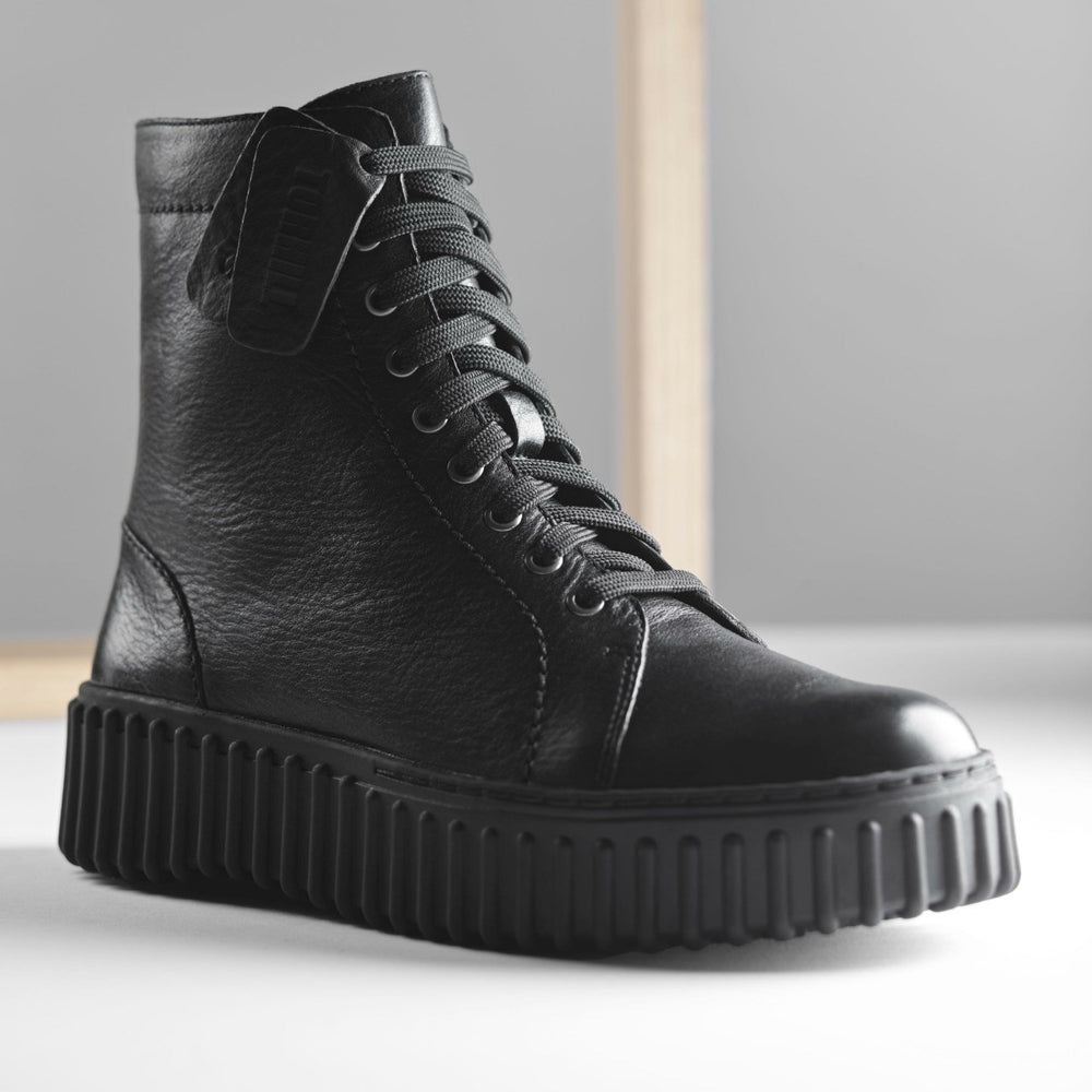 Torhill Rise Ankle Boot Black Leather | Clarks