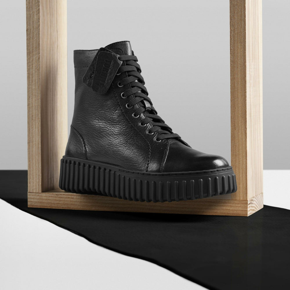 Torhill Rise Ankle Boot Black Leather | Clarks