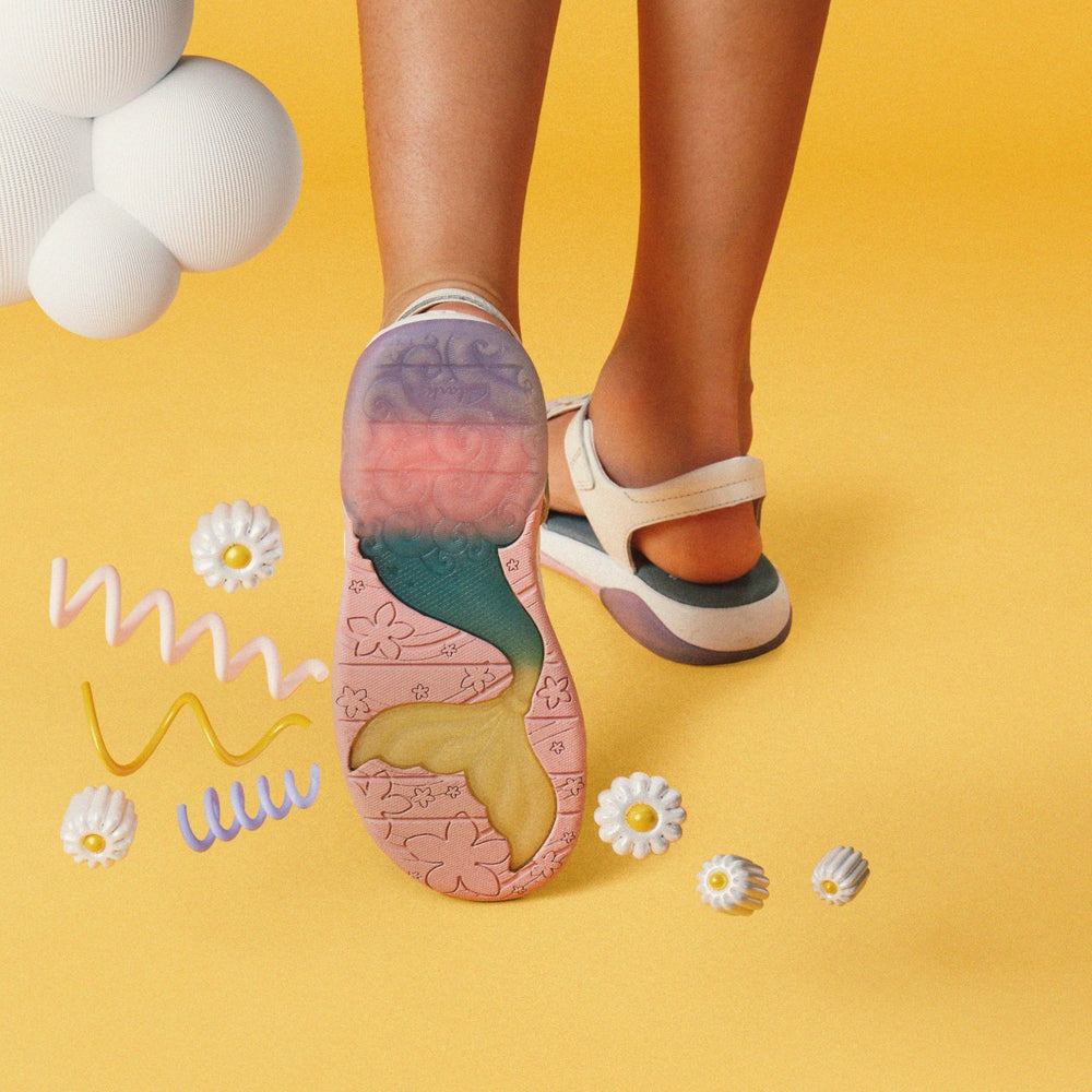 Osian Charm Kid White | Clarks US