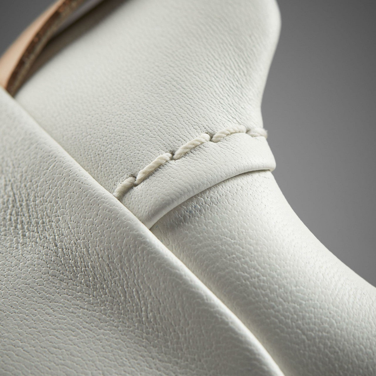 Hollyhock Walk Off White Leather | Clarks Onsale