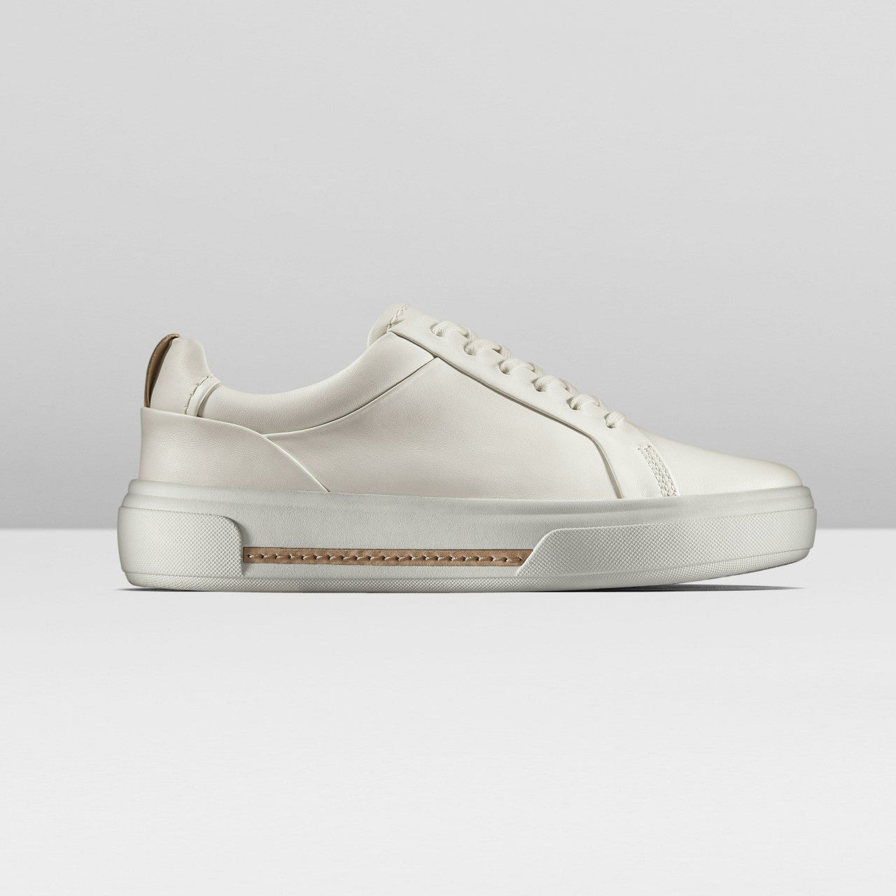 Hollyhock Walk Off White Leather | Clarks Onsale