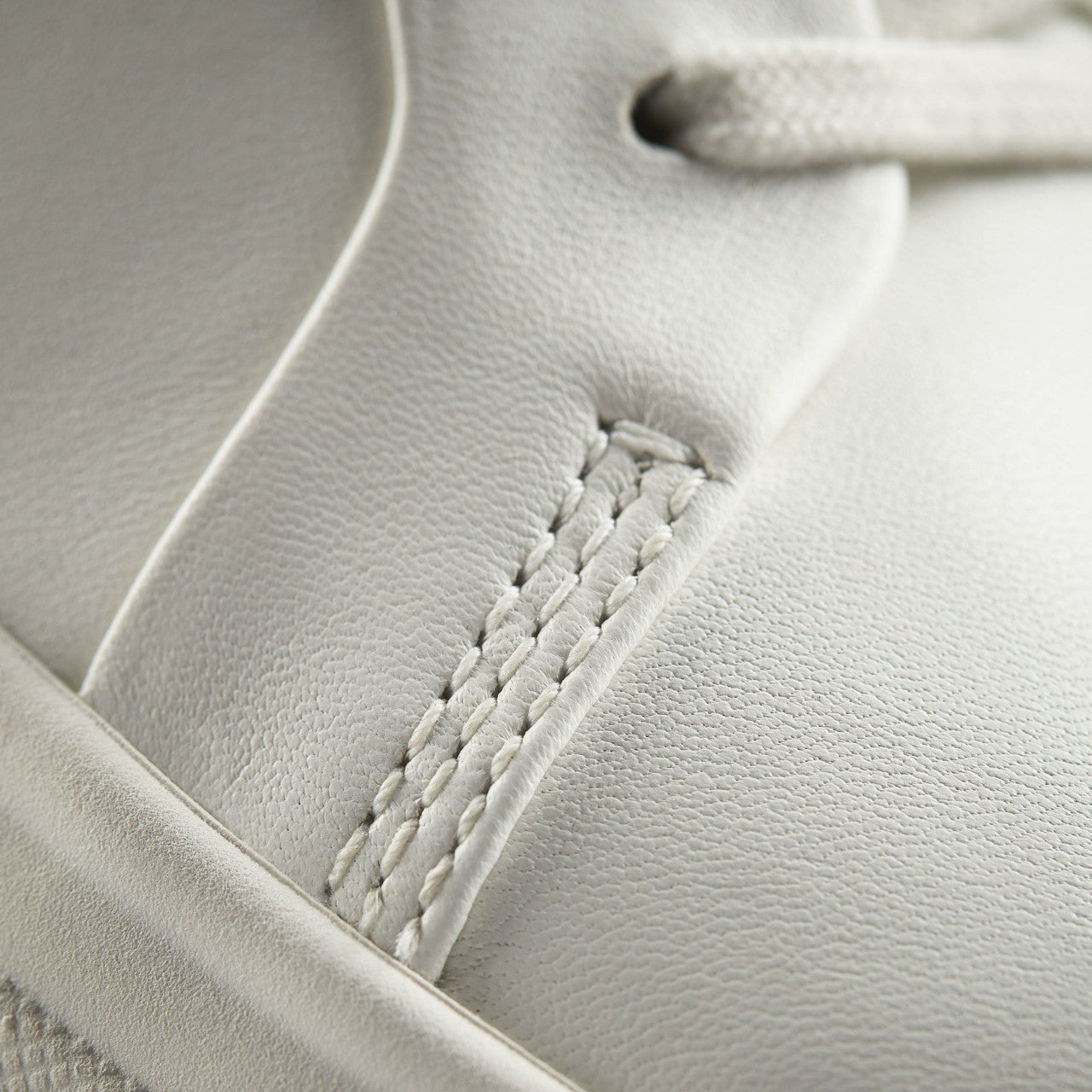 Hollyhock Walk Off White Leather | Clarks Onsale