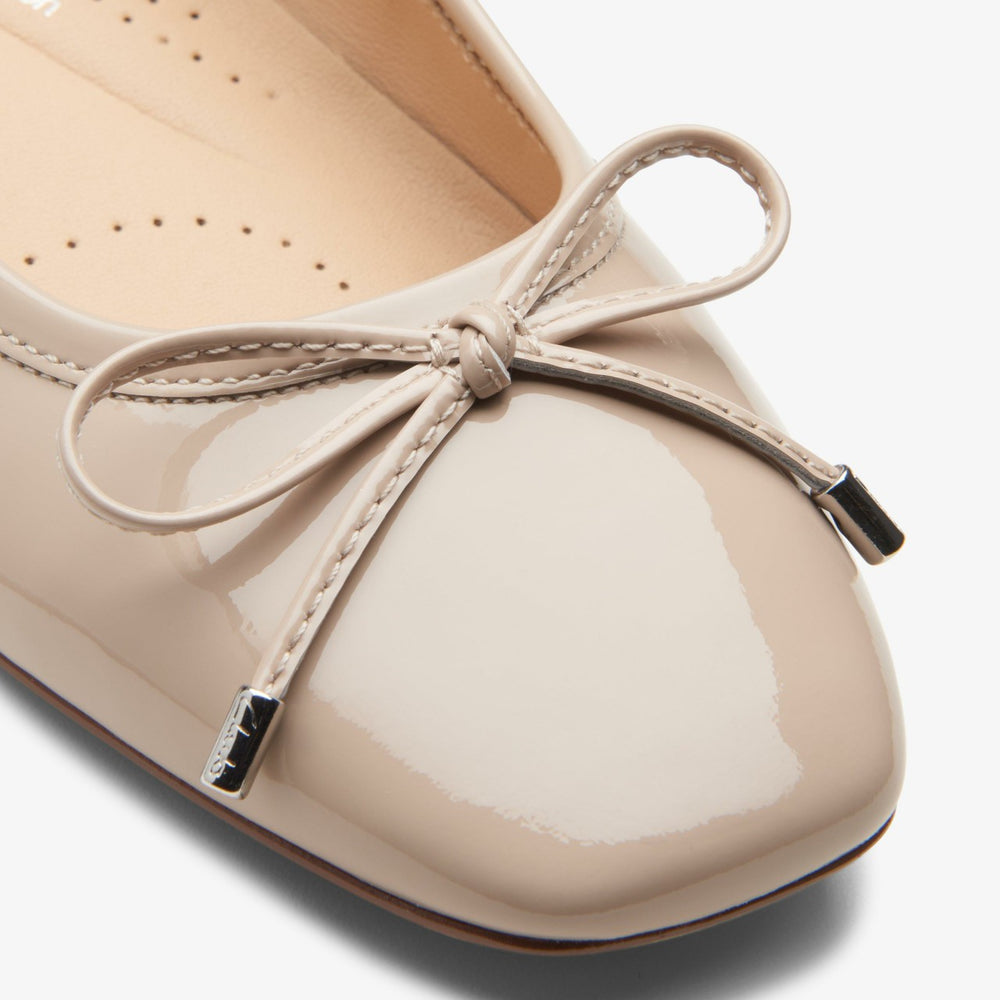 Ubree 15 Step Sand Patent | Clarks Onsale