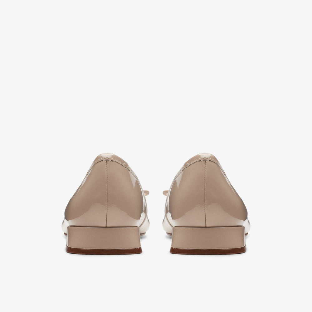 Ubree 15 Step Sand Patent | Clarks Onsale