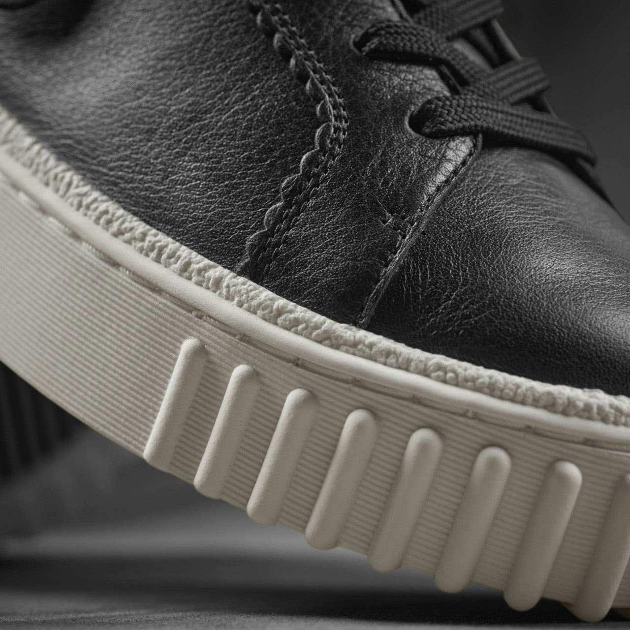 Mayhill Walk Black Leather | Clarks For Sale