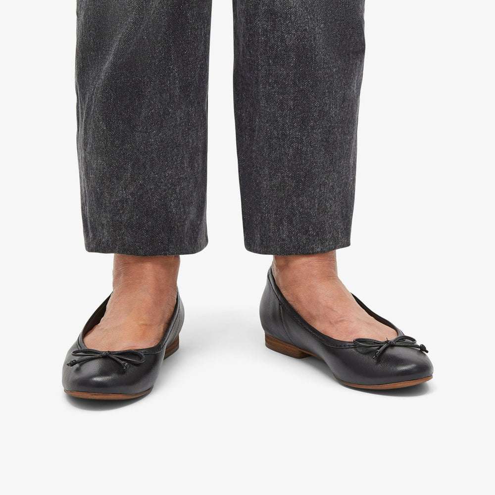 Fawna Lily Black Leather | Clarks Sale