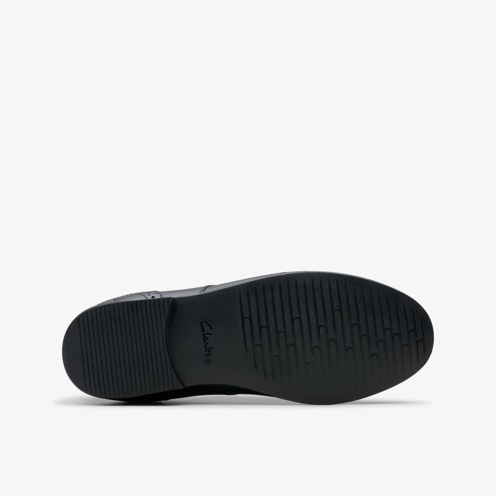 Finja Brogue Older Black Leather | Clarks US