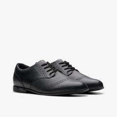 Finja Brogue Youth Black Leather | Clarks Discount