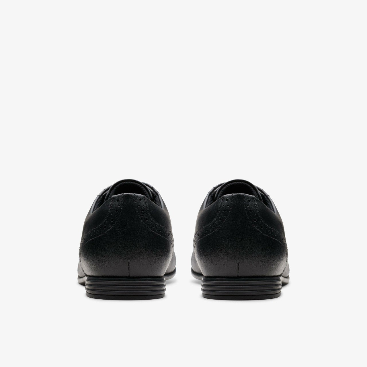 Finja Brogue Youth Black Leather | Clarks Discount