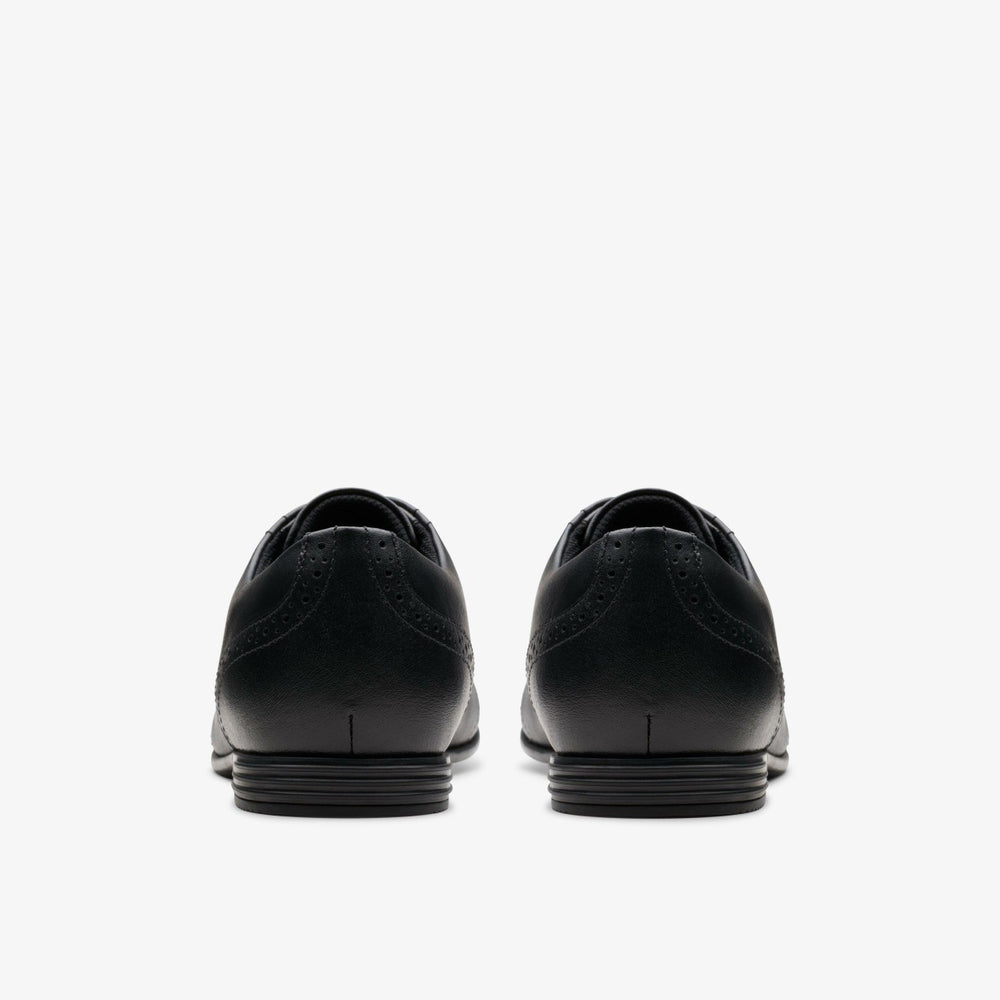 Finja Brogue Youth Black Leather | Clarks Discount