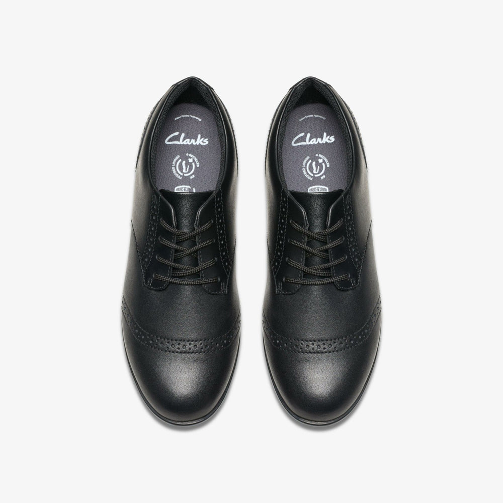 Finja Brogue Youth Black Leather | Clarks Discount