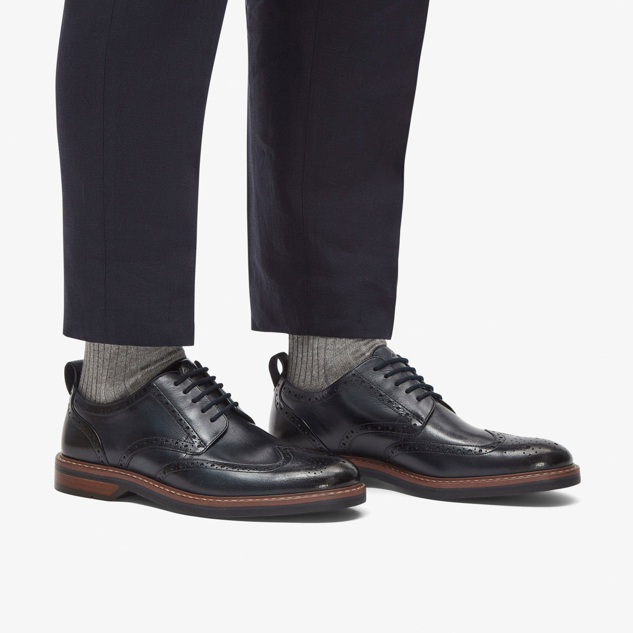 Aldwin Limit Brogue Navy Leather | Clarks Onsale