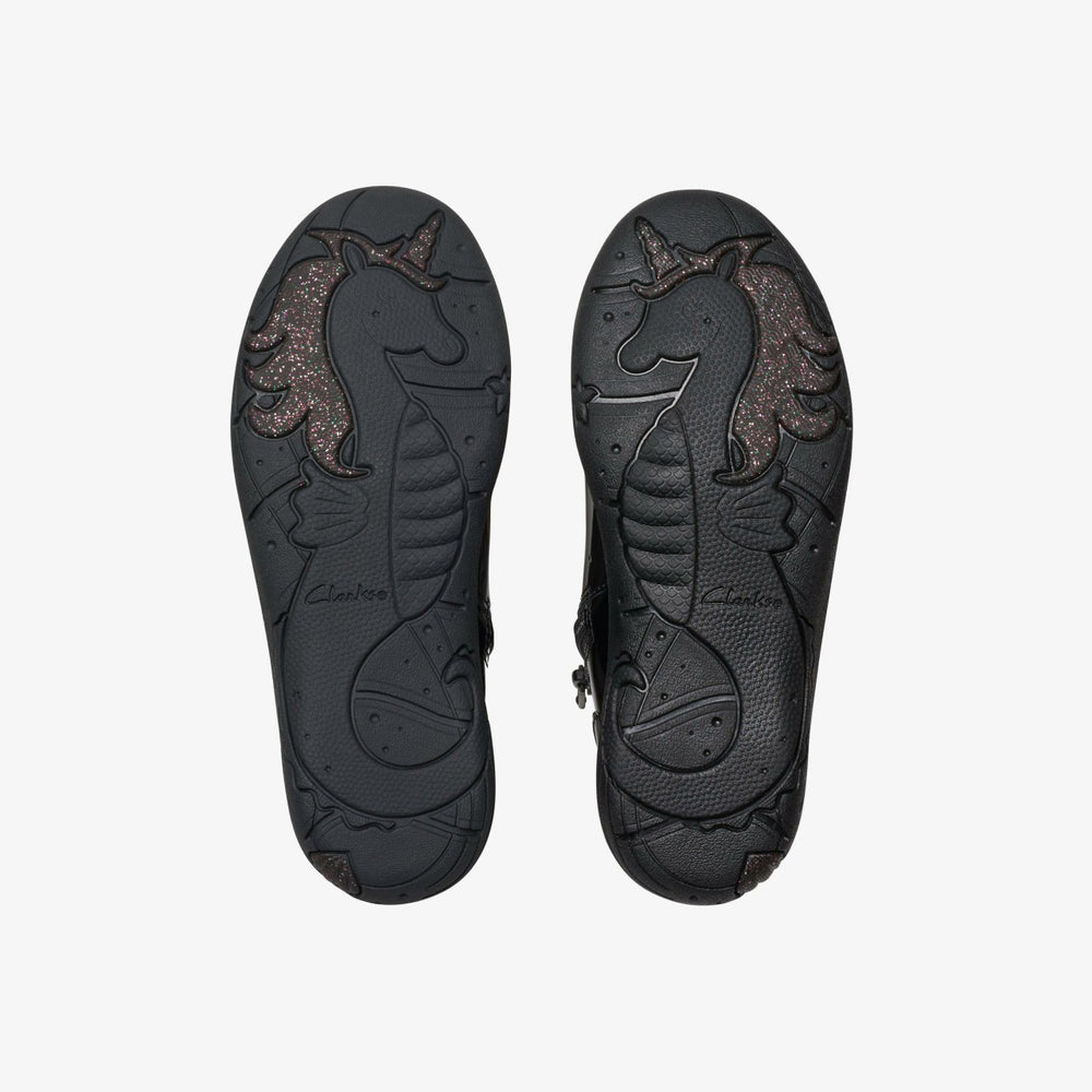 Relda Glow Kid Black | Clarks US