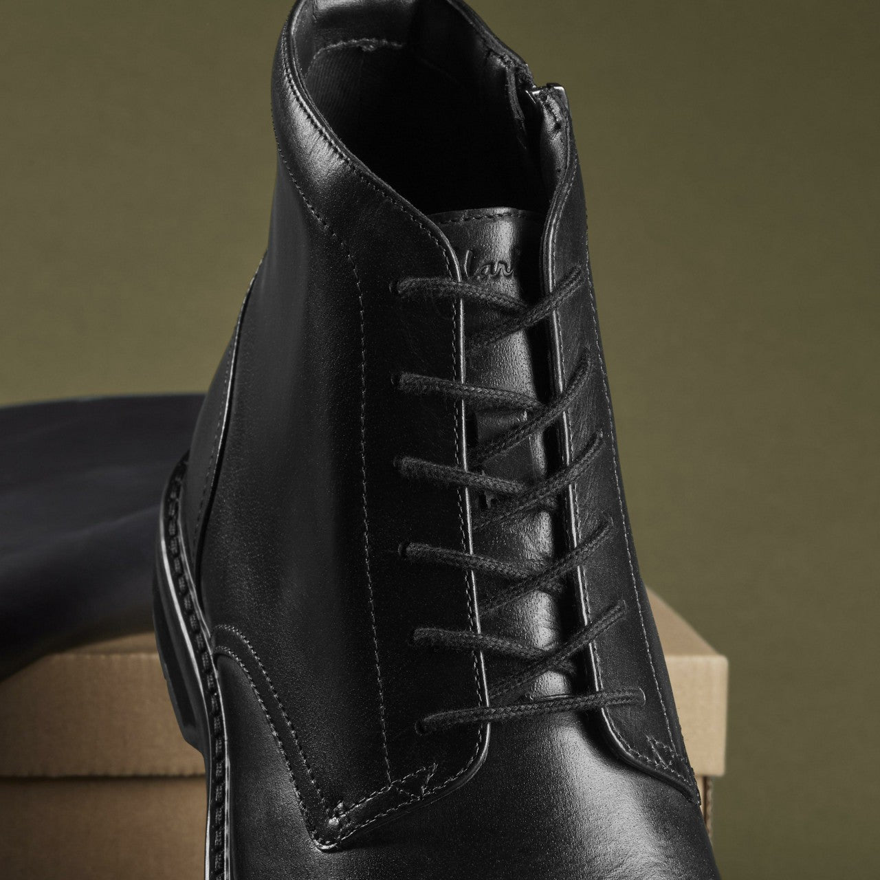 Aldwin Cap Black Leather | Clarks Sale