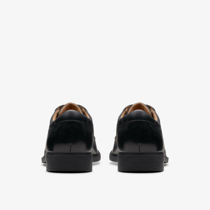 Eldredge Plain Black Leather | Clarks Discount