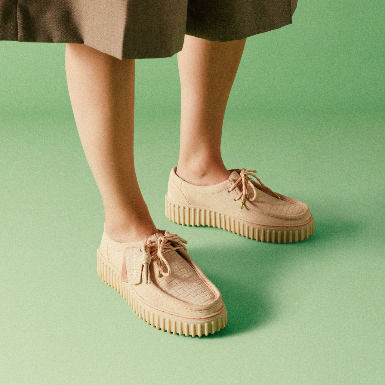 Torhill Bee Ecru Suede | Clarks Onsale