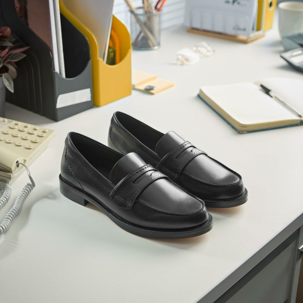 Straven Edge Black Leather | Clarks Onsale