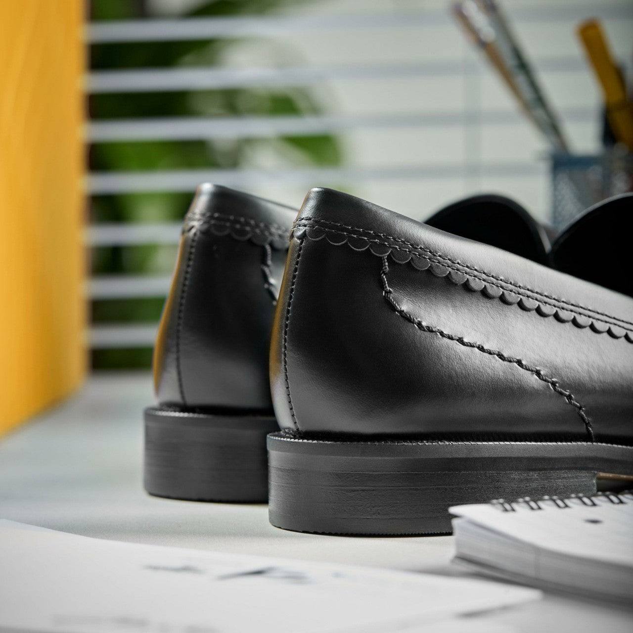 Straven Edge Black Leather | Clarks Onsale