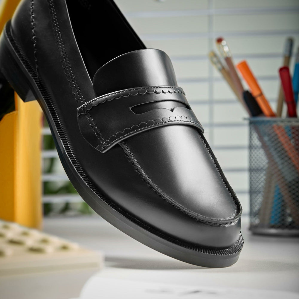 Straven Edge Black Leather | Clarks Onsale