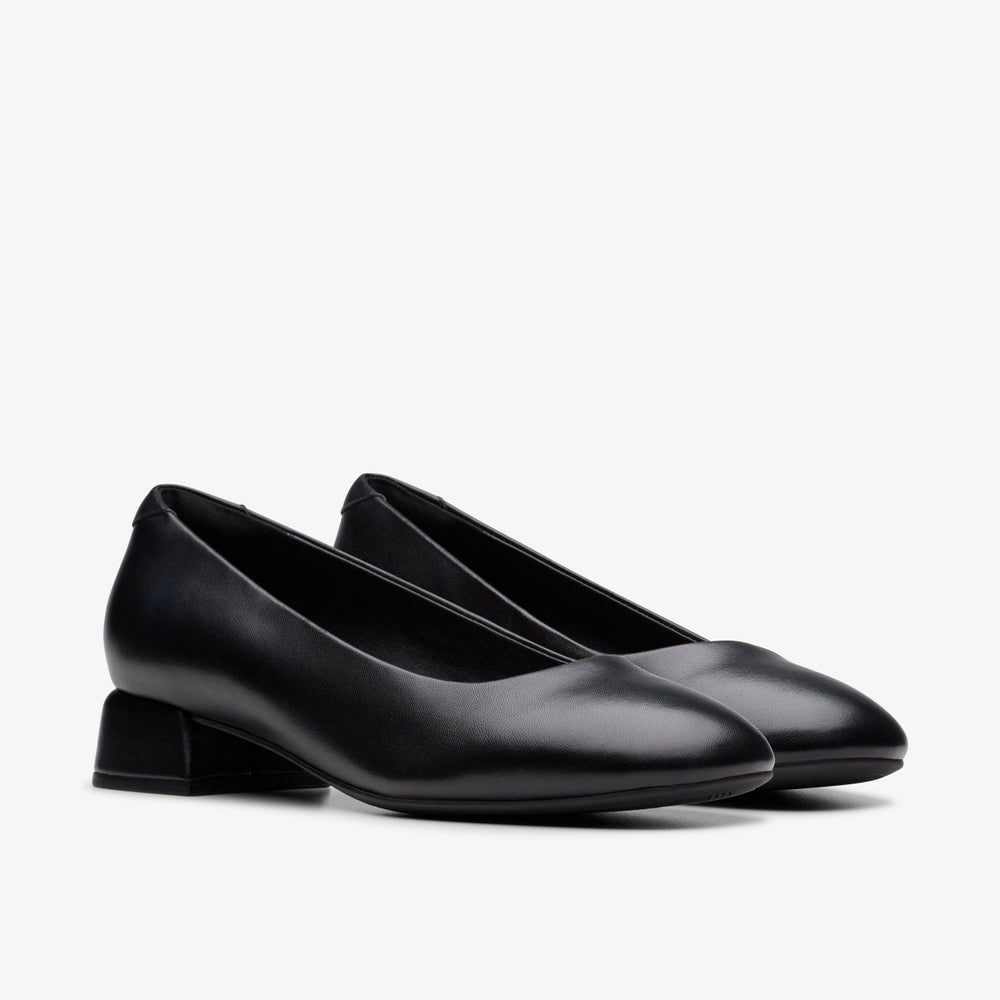 Daiss 30 Step Black Leather | Clarks US