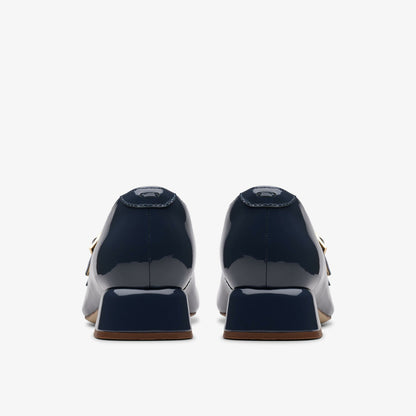 Daiss 30 Shine Navy Patent | Clarks