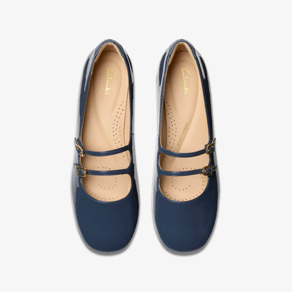 Daiss 30 Shine Navy Patent | Clarks