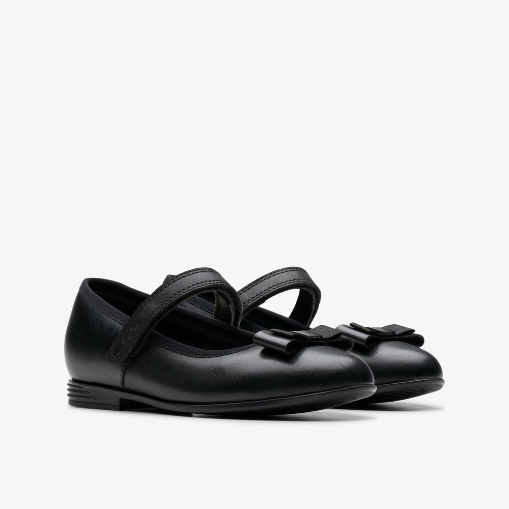 Finja Tap Older Black Leather | Clarks For Sale