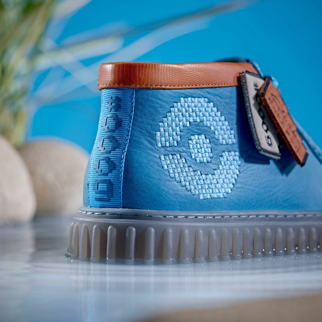 Torhill Explore Blue Leather | Clarks Onsale
