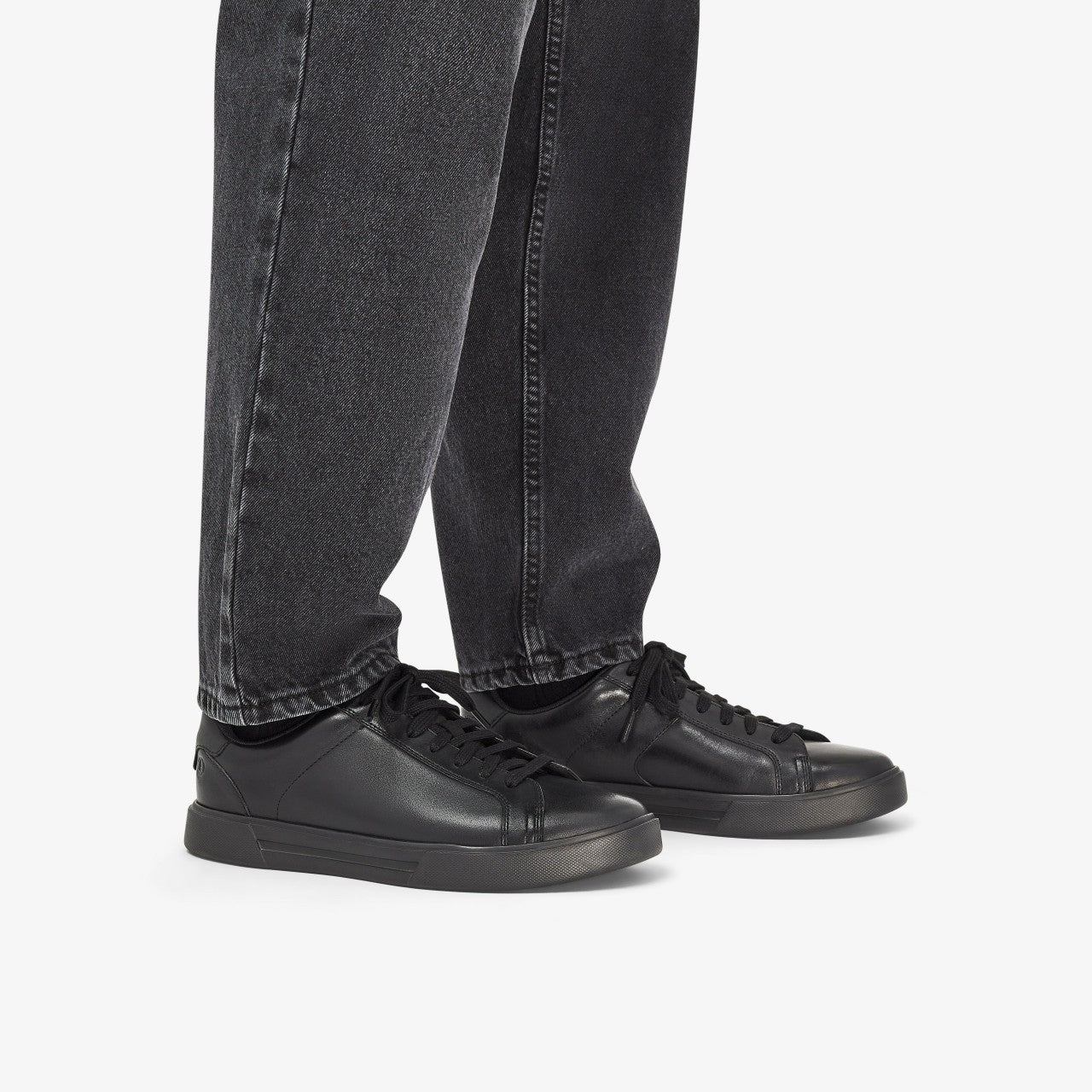 Romsey Lace Black Leather | Clarks
