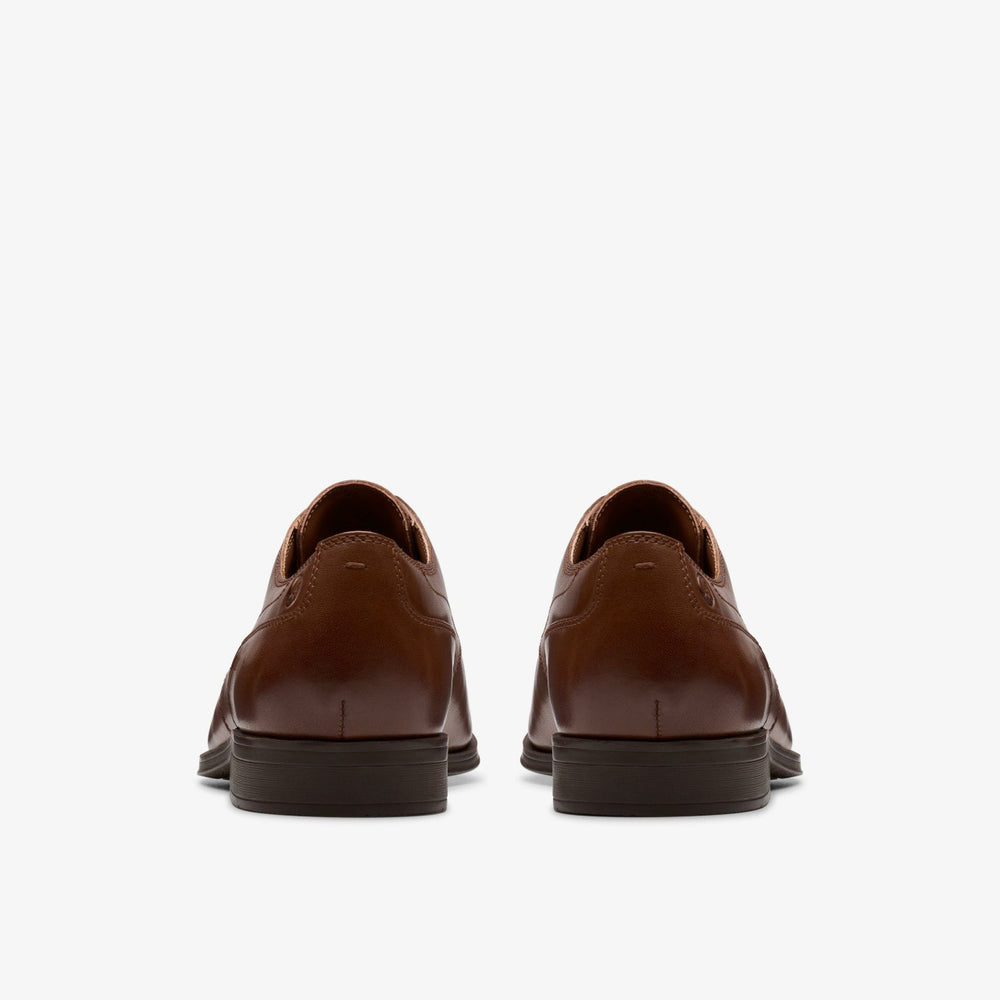 Paulton Lace Tan | Clarks