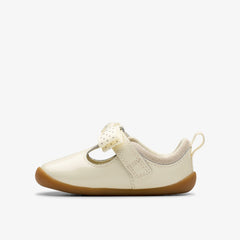 Roamer Trim Toddler Off White | Clarks US