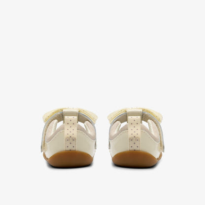 Roamer Trim Toddler Off White | Clarks US