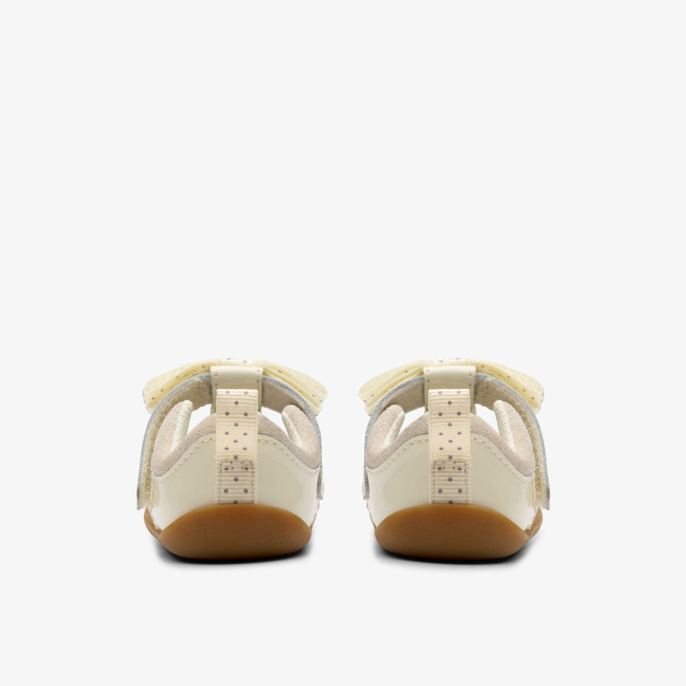 Roamer Trim Toddler Off White | Clarks US