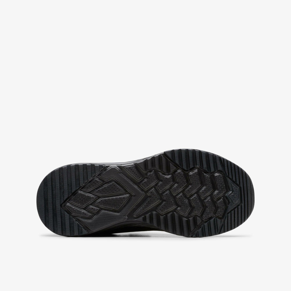 Deyes Dash Kid Black/Black | Clarks