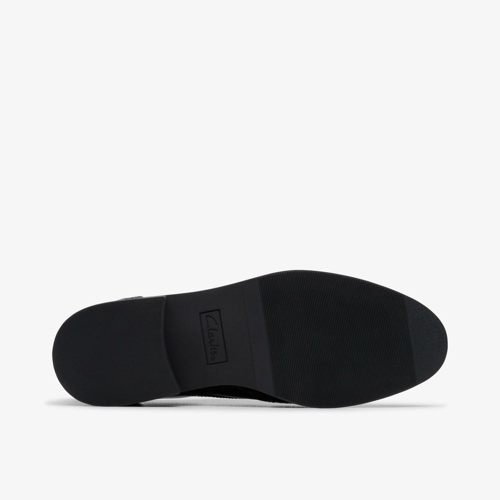 Tapa Pure Youth Black Patent | Clarks Discount