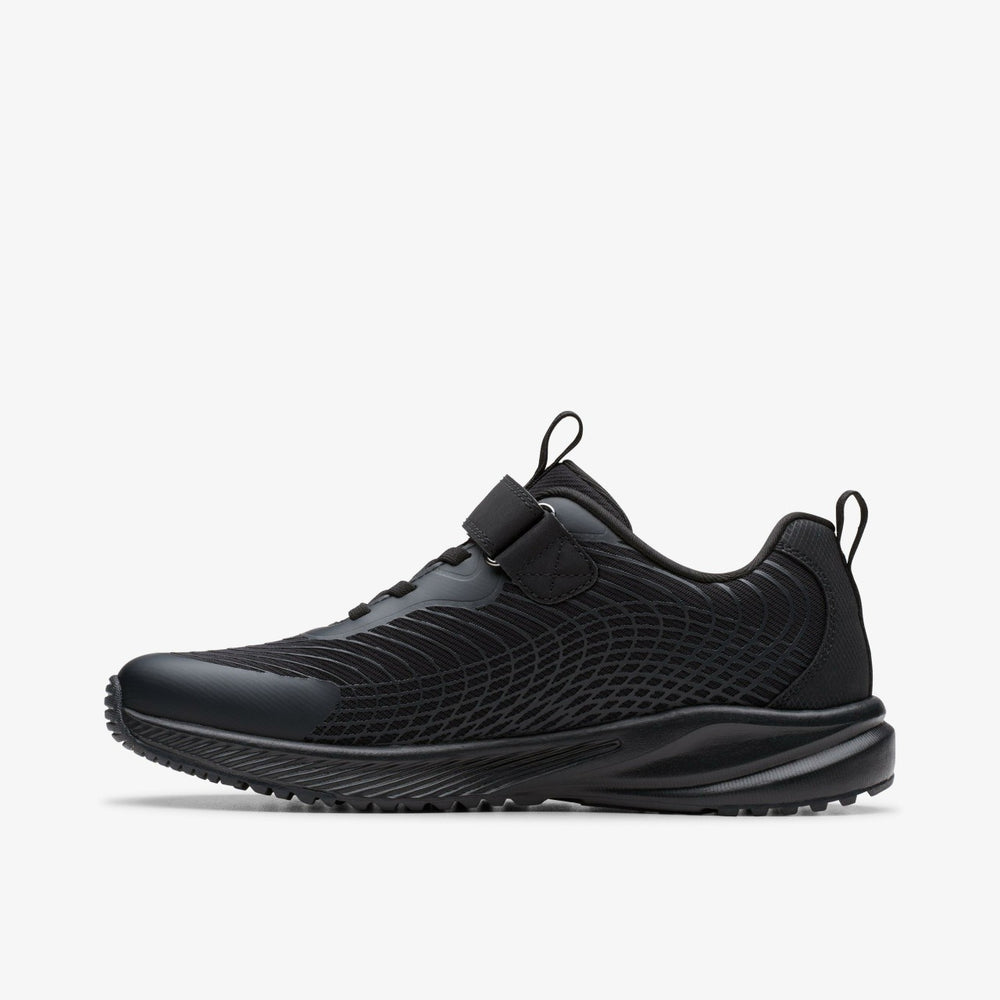 Deyes Dash Youth Black/Black | Clarks US
