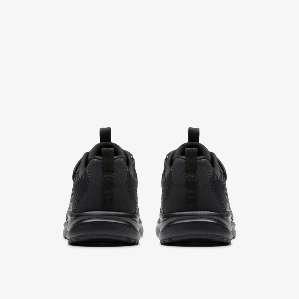 Deyes Dash Youth Black/Black | Clarks US