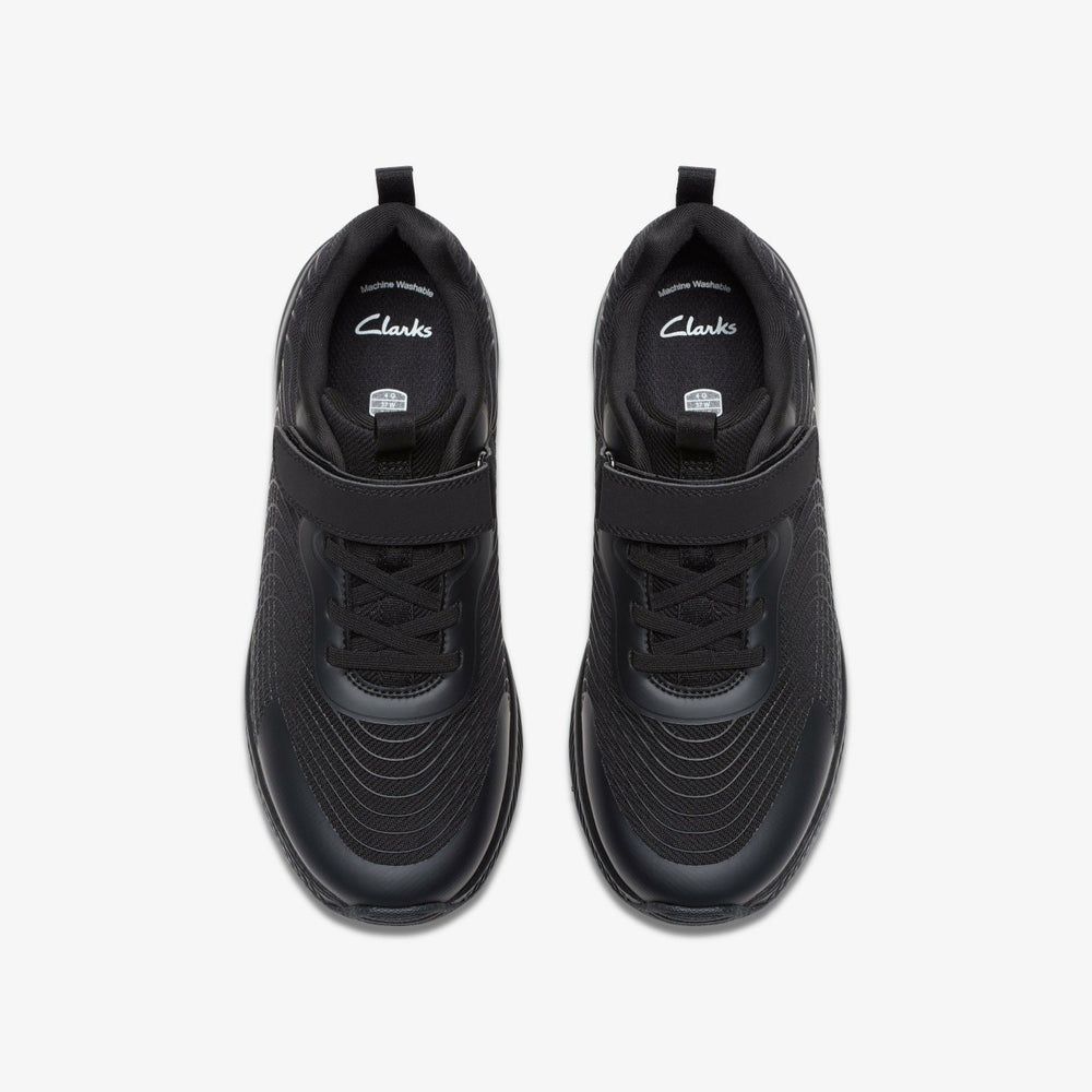 Deyes Dash Youth Black/Black | Clarks US