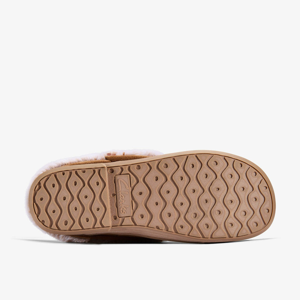 Evelyn Mule Tan | Clarks US